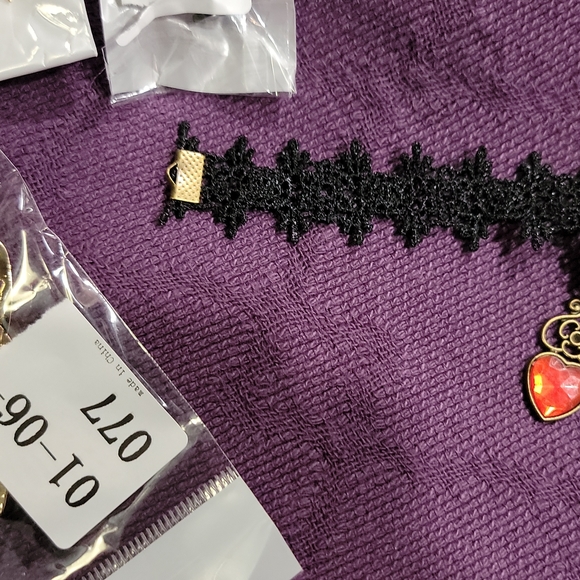 Jewelry - Picture 3 of 3